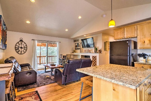 Mountain Paradise with Grill, WiFi and Stunning Views! image 4