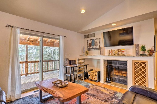 Mountain Paradise with Grill, WiFi and Stunning Views! image 9